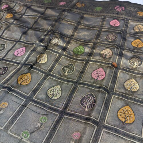 Black Shade Jaal Pattern Tissue Silk Saree - Image 3