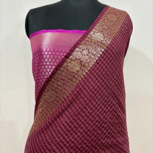 Small Check Design In Wine Color Banarasi Art Silk Saree - Image 4