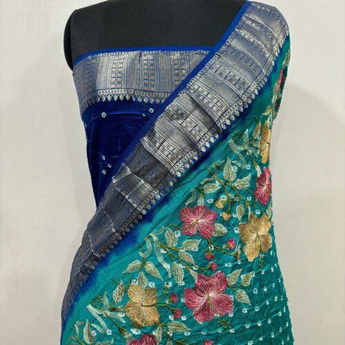 Banarasi Pure Chiniya Chunri & Embroidery Work Green & Blue Shade Saree - Image 4