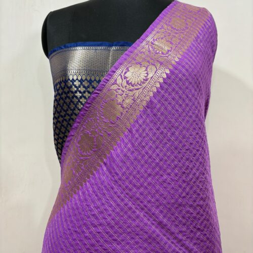 Small Check Design In Lite Purple Color Banarasi Art Silk Saree - Image 4