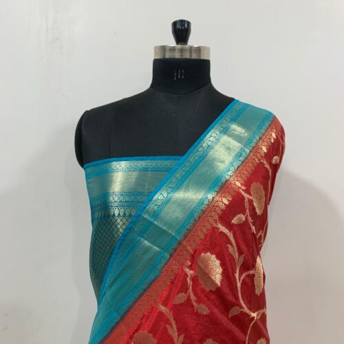 Jaal Pattern Semi Dupian Silk Saree in Red Shade