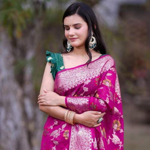 Chic Banarasi Semi-Georgette Saree with Delicate Zari Embellishments