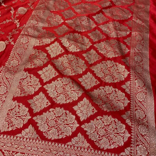 Red Shade Jaal Design Mashru Silk Saree - Image 3