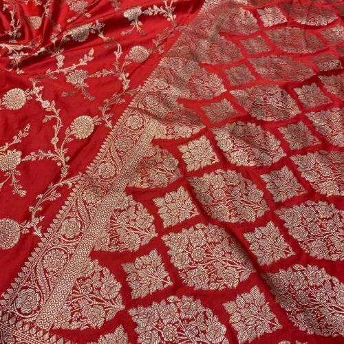 Red Shade Jaal Design Mashru Silk Saree - Image 4