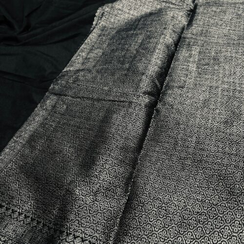 Black Shade Plain Body Pattern Art Soft Kataan Silk Saree - Image 3
